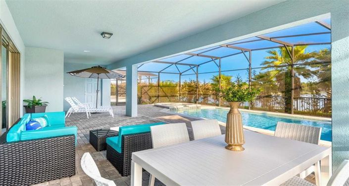 Image No.2-8 Bed Property for sale