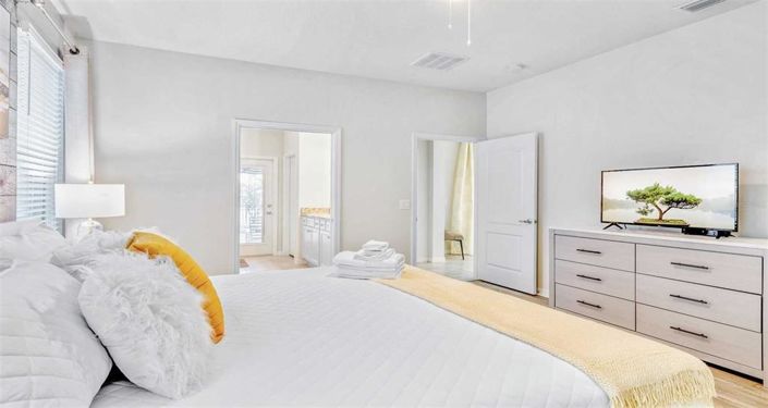 Image No.29-8 Bed Property for sale