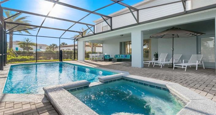 Image No.3-8 Bed Property for sale