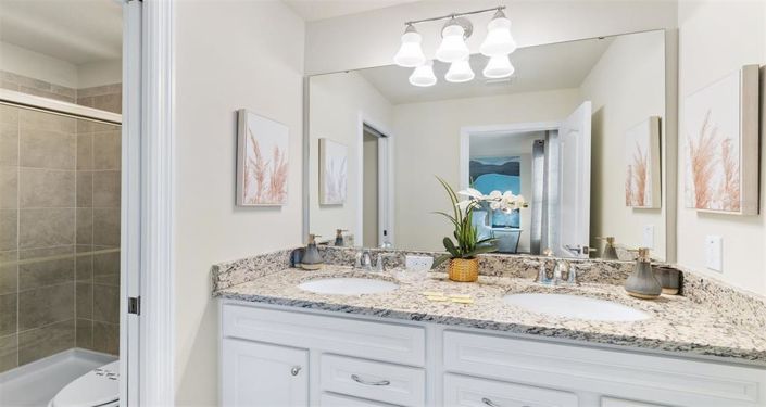 Image No.36-8 Bed Property for sale