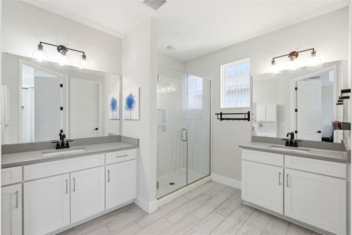 Image No.28-4 Bed Property for sale