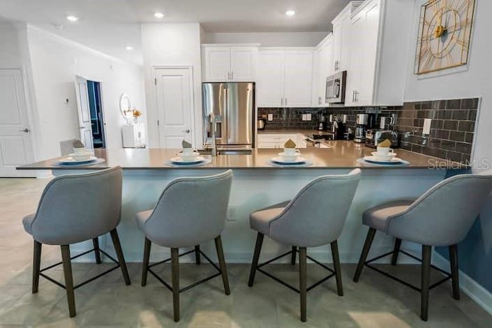 Image No.2-9 Bed Property for sale