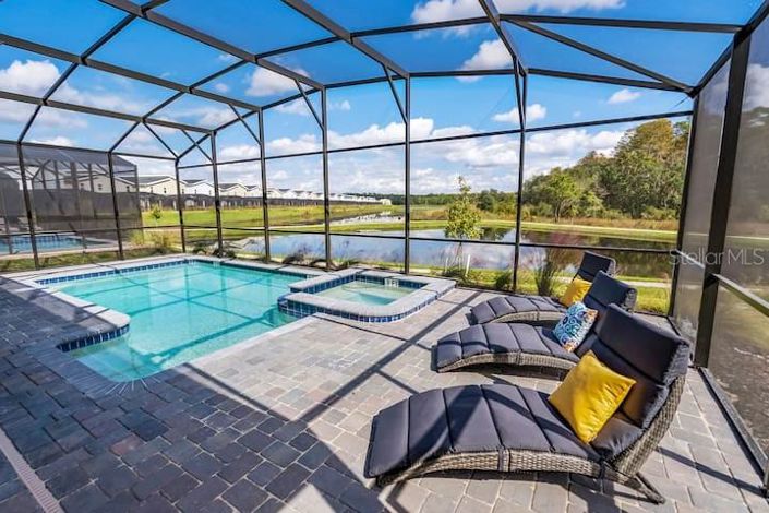 Image No.25-9 Bed Property for sale