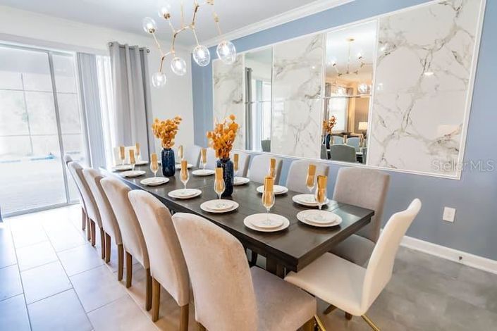 Image No.5-9 Bed Property for sale