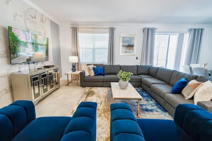 Image No.7-9 Bed Property for sale