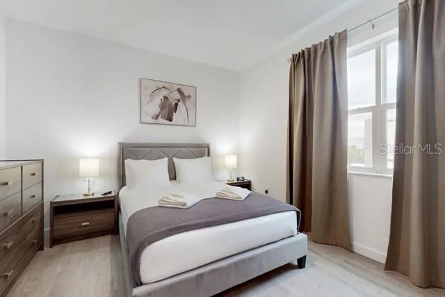 Image No.18-5 Bed Townhouse for sale