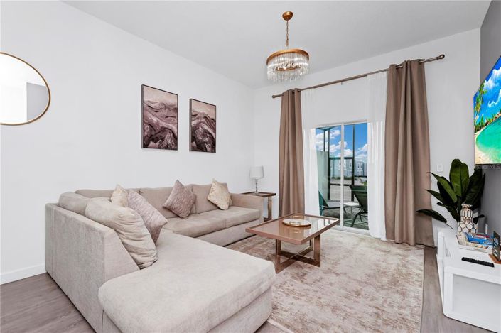 Image No.7-5 Bed Townhouse for sale