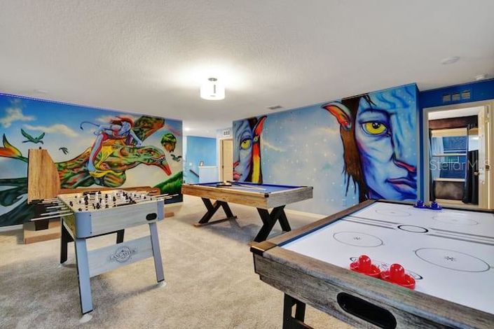 Image No.10-7 Bed Property for sale