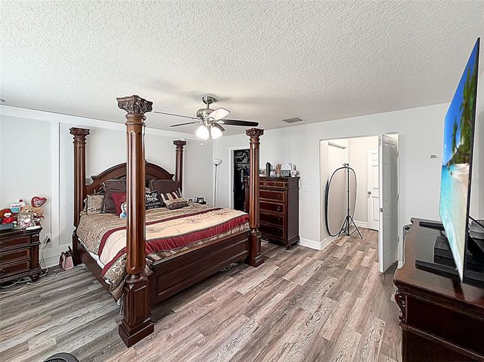 Image No.15-5 Bed Property for sale