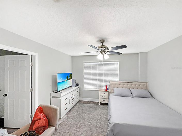 Image No.24-5 Bed Property for sale