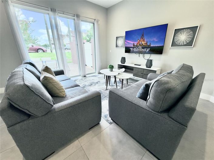 Image No.11-5 Bed Townhouse for sale