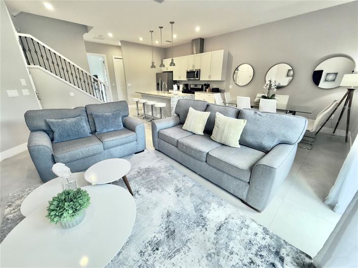 Image No.13-5 Bed Townhouse for sale