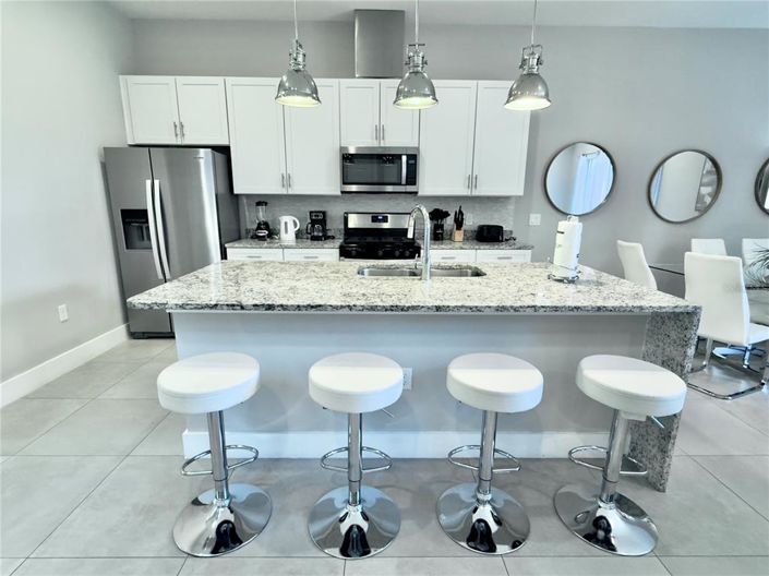 Image No.18-5 Bed Townhouse for sale