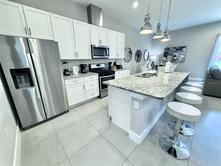 Image No.19-5 Bed Townhouse for sale