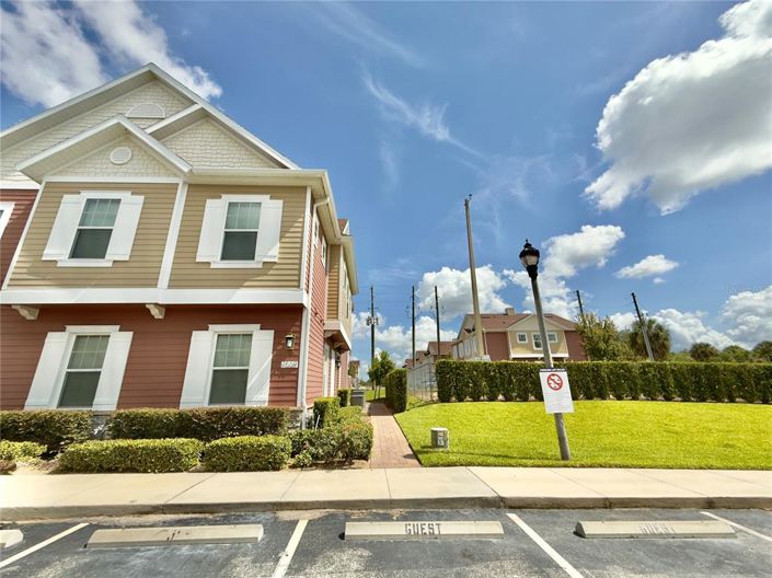 Image No.9-5 Bed Townhouse for sale