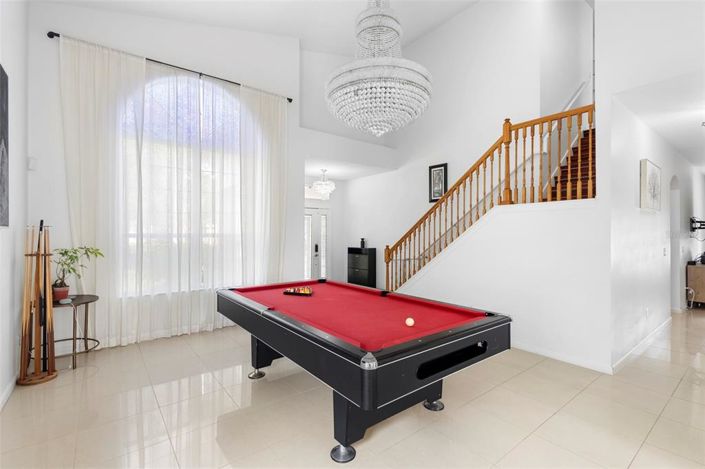 Image No.3-5 Bed Property for sale