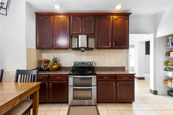 Image No.6-5 Bed Property for sale