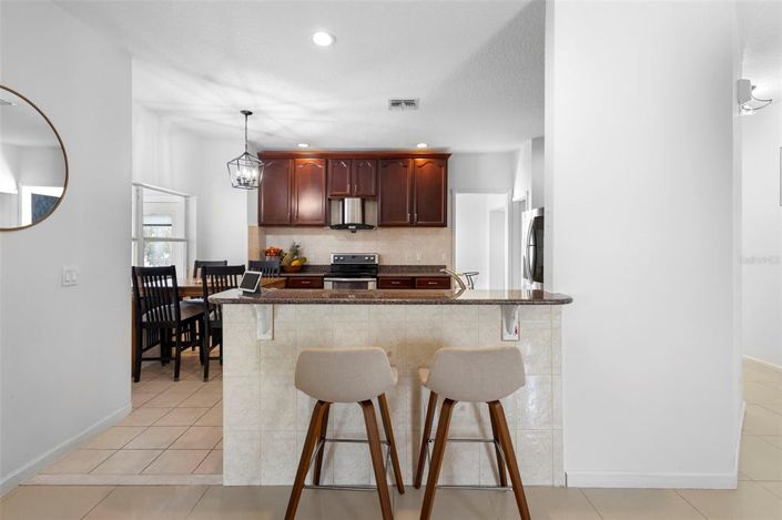 Image No.7-5 Bed Property for sale