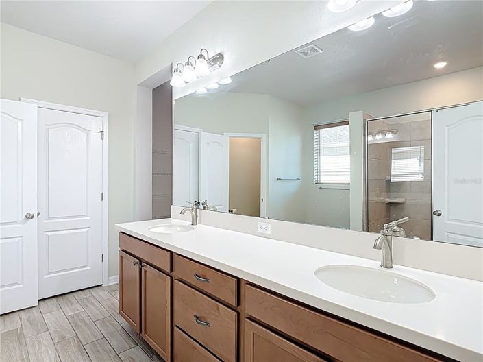 Image No.29-4 Bed Property for sale