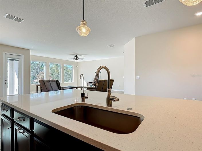 Image No.4-4 Bed Property for sale