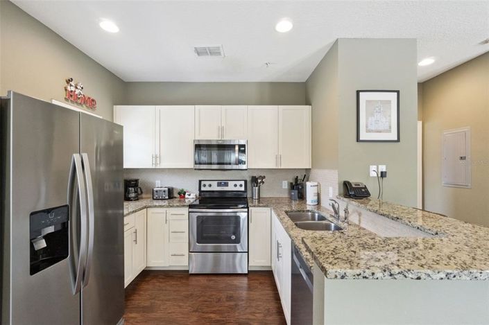 Image No.10-4 Bed Townhouse for sale