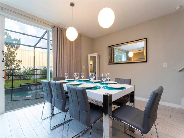 Image No.10-4 Bed Townhouse for sale