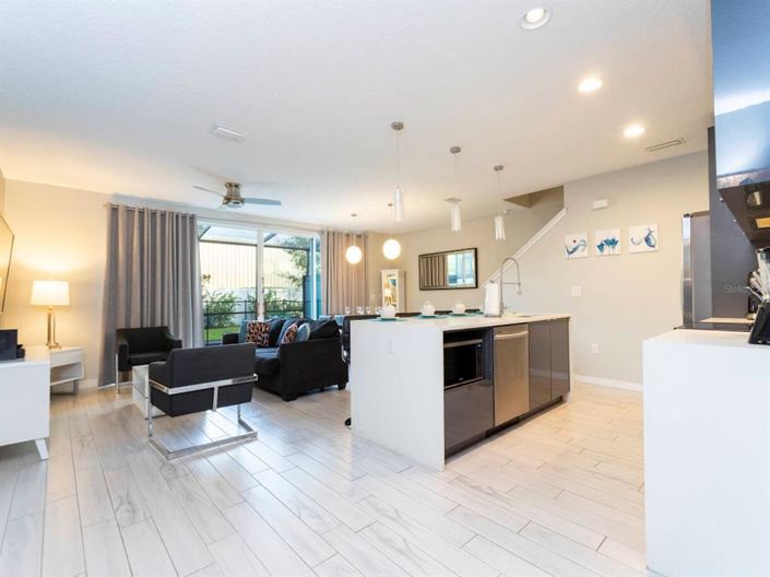 Image No.18-4 Bed Townhouse for sale