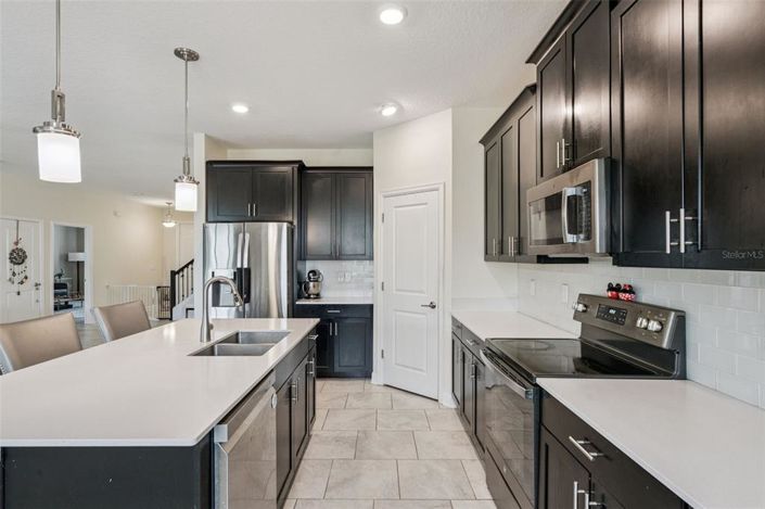 Image No.16-6 Bed Property for sale