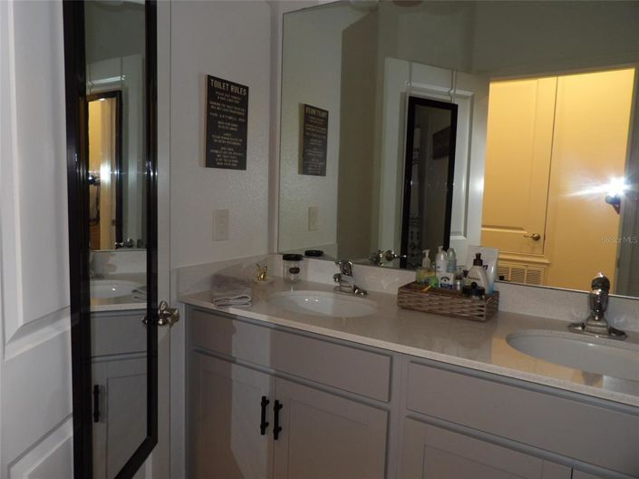 Image No.19-4 Bed Property for sale