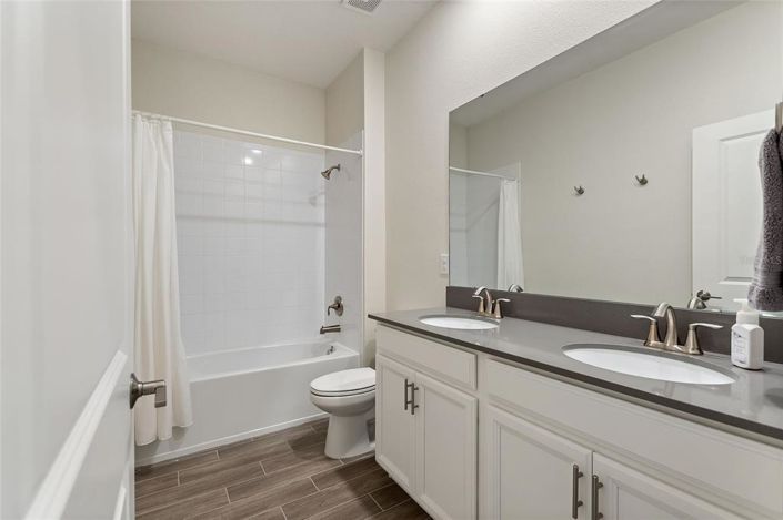 Image No.23-4 Bed Property for sale