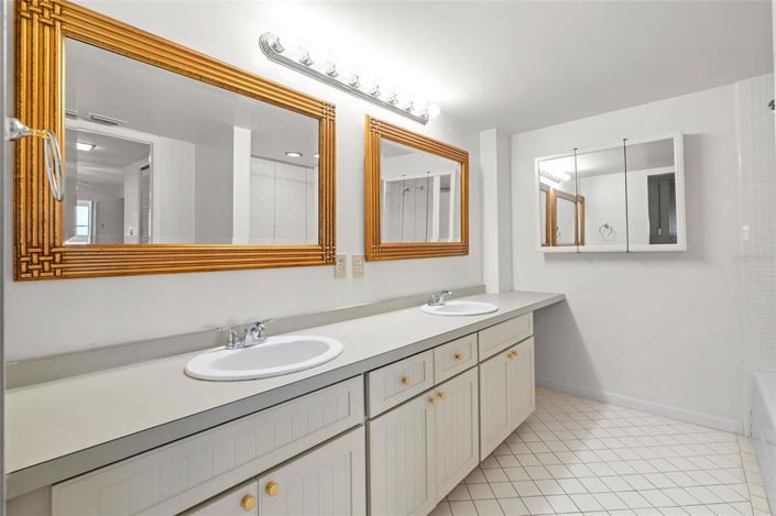 Image No.32-Propriété de 2 chambres à vendre à St. Petersburg