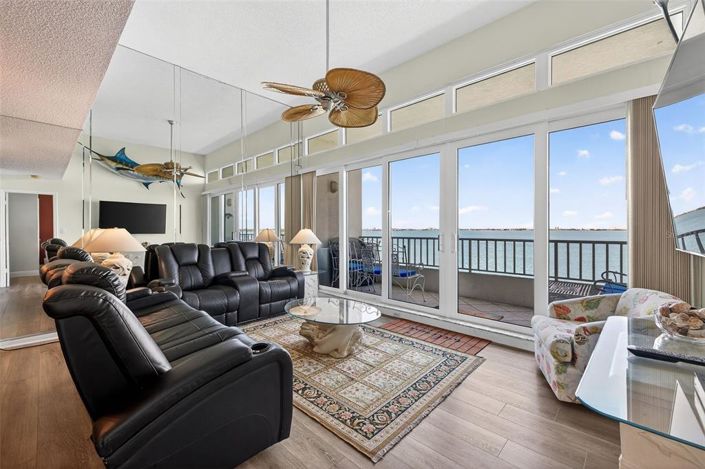 Image No.12-3 Bed Property for sale