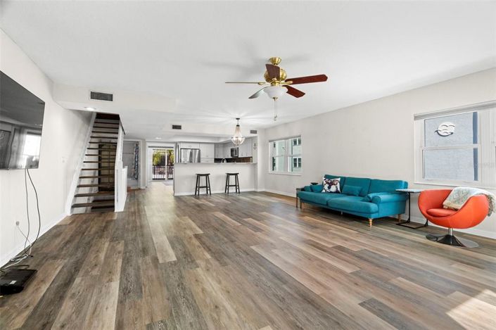 Image No.17-3 Bed Townhouse for sale