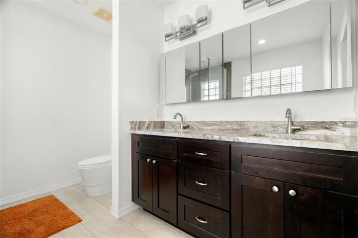 Image No.21-3 Bed Townhouse for sale