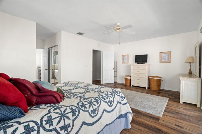 Image No.30-3 Bed Townhouse for sale