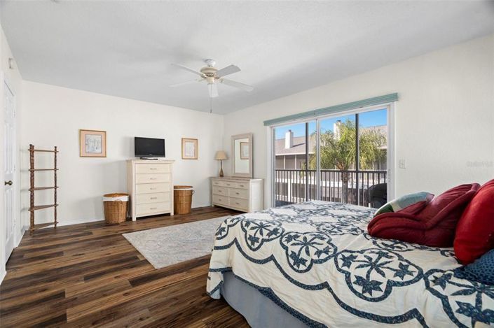 Image No.25-3 Bed Townhouse for sale