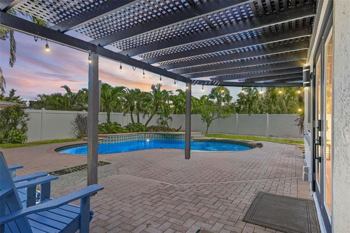 Image No.3-Propriété de 3 chambres à vendre à St. Pete Beach