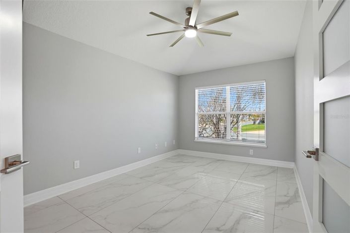 Image No.11-Propriété de 4 chambres à vendre à Treasure Island