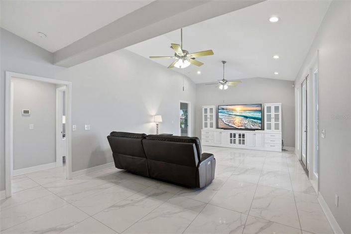 Image No.28-Propriété de 4 chambres à vendre à Treasure Island