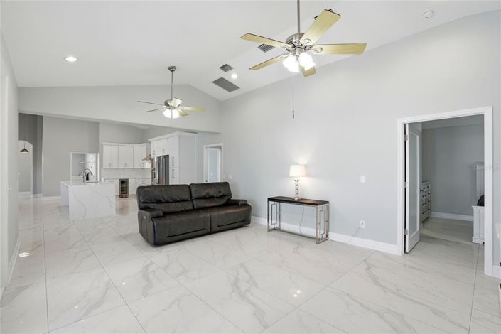 Image No.29-Propriété de 4 chambres à vendre à Treasure Island