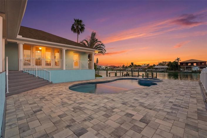 Image No.5-Propriété de 4 chambres à vendre à Treasure Island