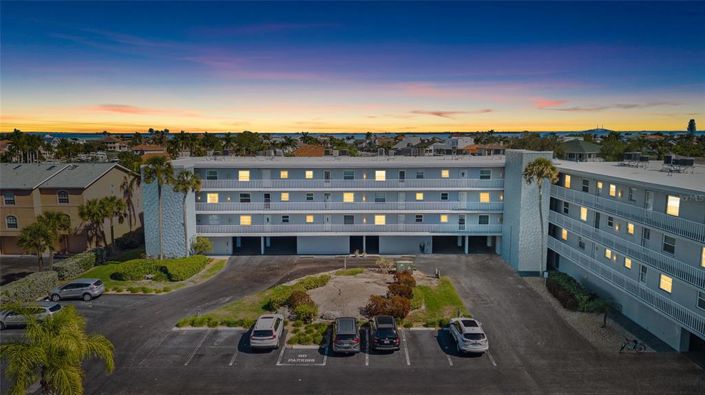 Image No.2-Propriété de 2 chambres à vendre à St. Petersburg