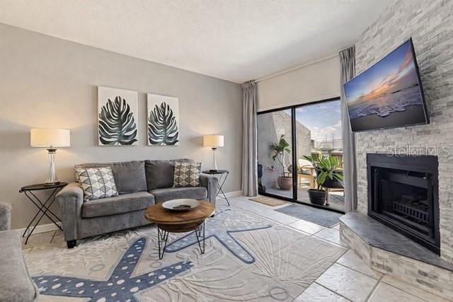 Image No.2-2 Bed Property for sale