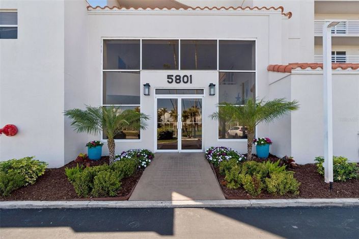 Image No.32-2 Bed Property for sale