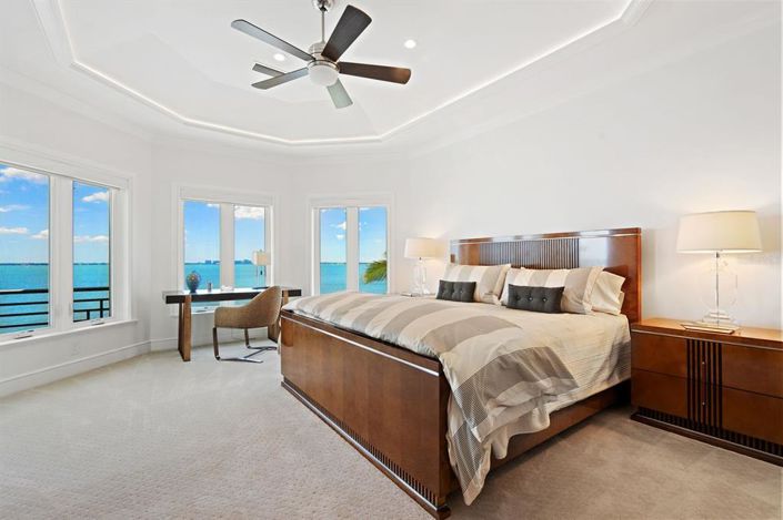 Image No.17-5 Bed Property for sale