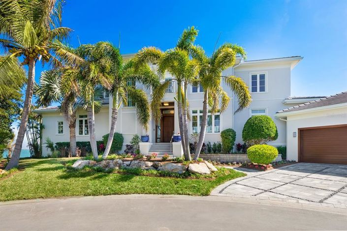 Image No.2-5 Bed Property for sale