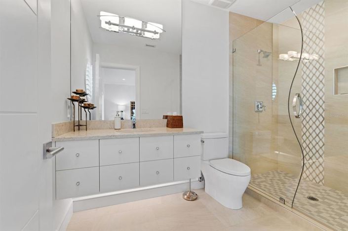 Image No.20-5 Bed Property for sale