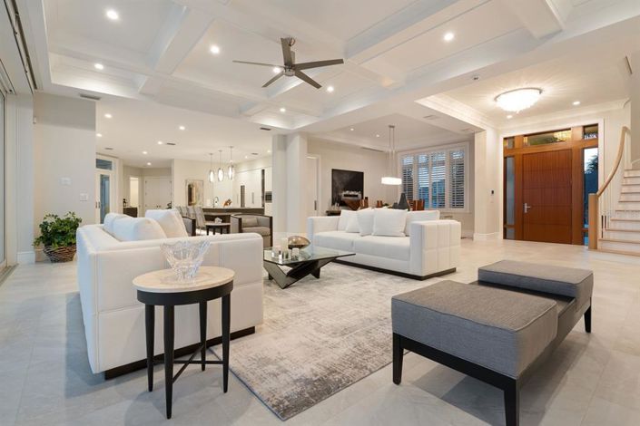 Image No.32-5 Bed Property for sale