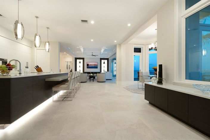 Image No.34-5 Bed Property for sale