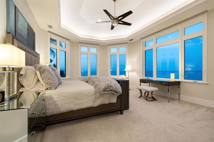 Image No.37-5 Bed Property for sale